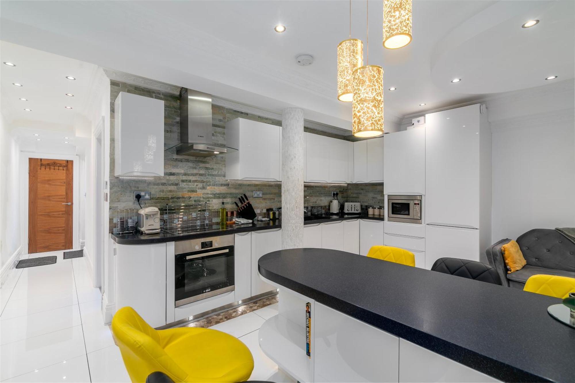 Elegant 2 Bedroom Garden Flat, London, Paddington! * London
